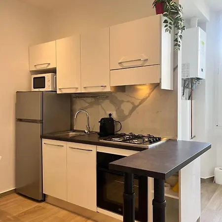 Sunny Apartment *